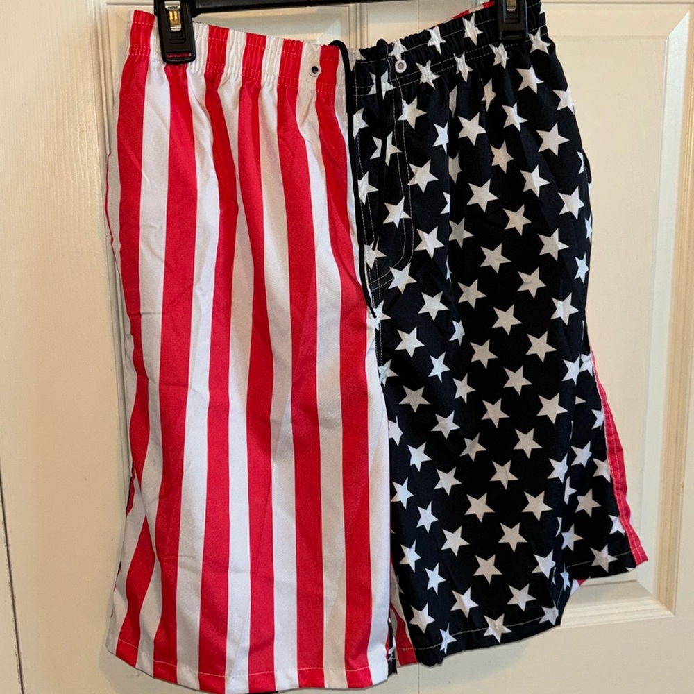 NWOT never worn men’s USA swim trunks size L